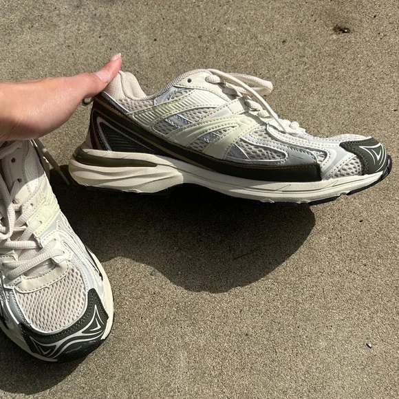 Women's Cream and Green Sneakers - Picture 13 of 13